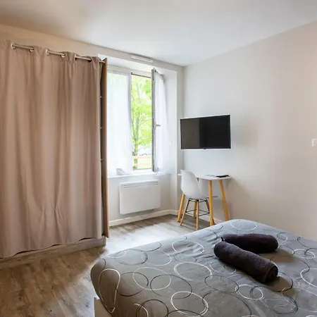 Le Grand Bleu - 3 Min Gare - Stationnement Facile - Fibre Internet - 4 Televisions - Lave Vaisselle