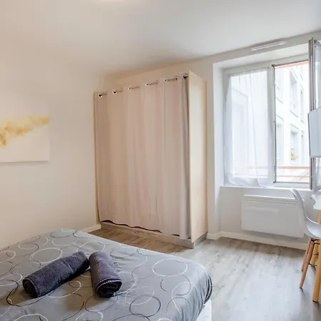Apartment Le Grand Bleu - 3 Min Gare - Stationnement Facile - Fibre Internet - 4 Televisions - Lave Vaisselle